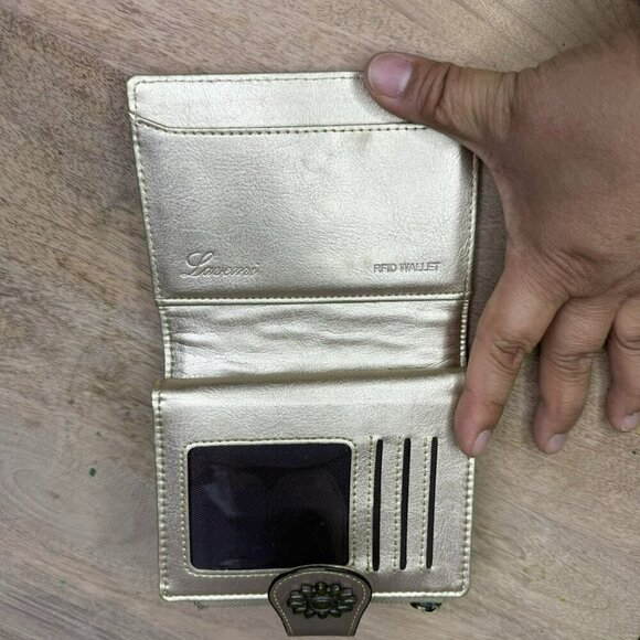 Compact Gold Wallet With Floral Button & Zipper Multiple slots and bill holder - Picture 8 of 9